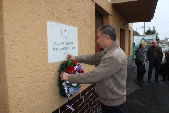 23.11.2018 sa konalo spomienkove podujatie pri príležitosti 74. výročia oslobodenia obce spojené s pietnym aktom položenia venca k pamätnej tabuli.  Fotografie nájdete aj v našej fotogalérií