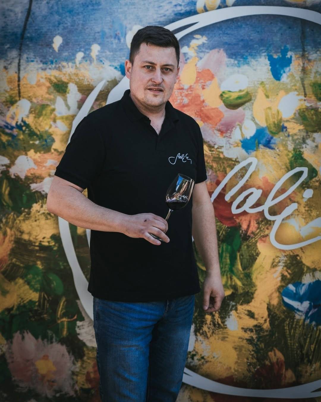 Bojanovští vinaři vás zvou na návštěvu vinného sklepa. V rámci akce Na kole do Bojanovic bude tento víkend otevřen sklep č. 13 Vinařství Salajka a sklep č. 15 Víno Bohůn Salajka.  Více informací na webu www.bojanovstivinari.cz