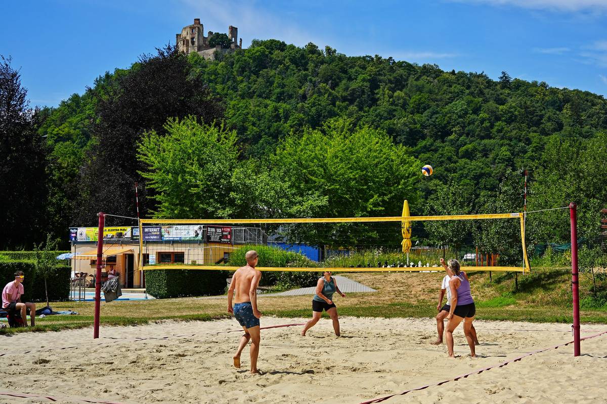 V sobotu 4. 7. 2026 se uskutečnil na koupališti Červenka v Boskovicích turnaj smíšených párů v beach volejbale. Přihlásilo se 8 družstev rozdělených do 2 skupin. Na turnaj se dostavili jak místní páry, tak i ze vzdálenějších koutů naší země.