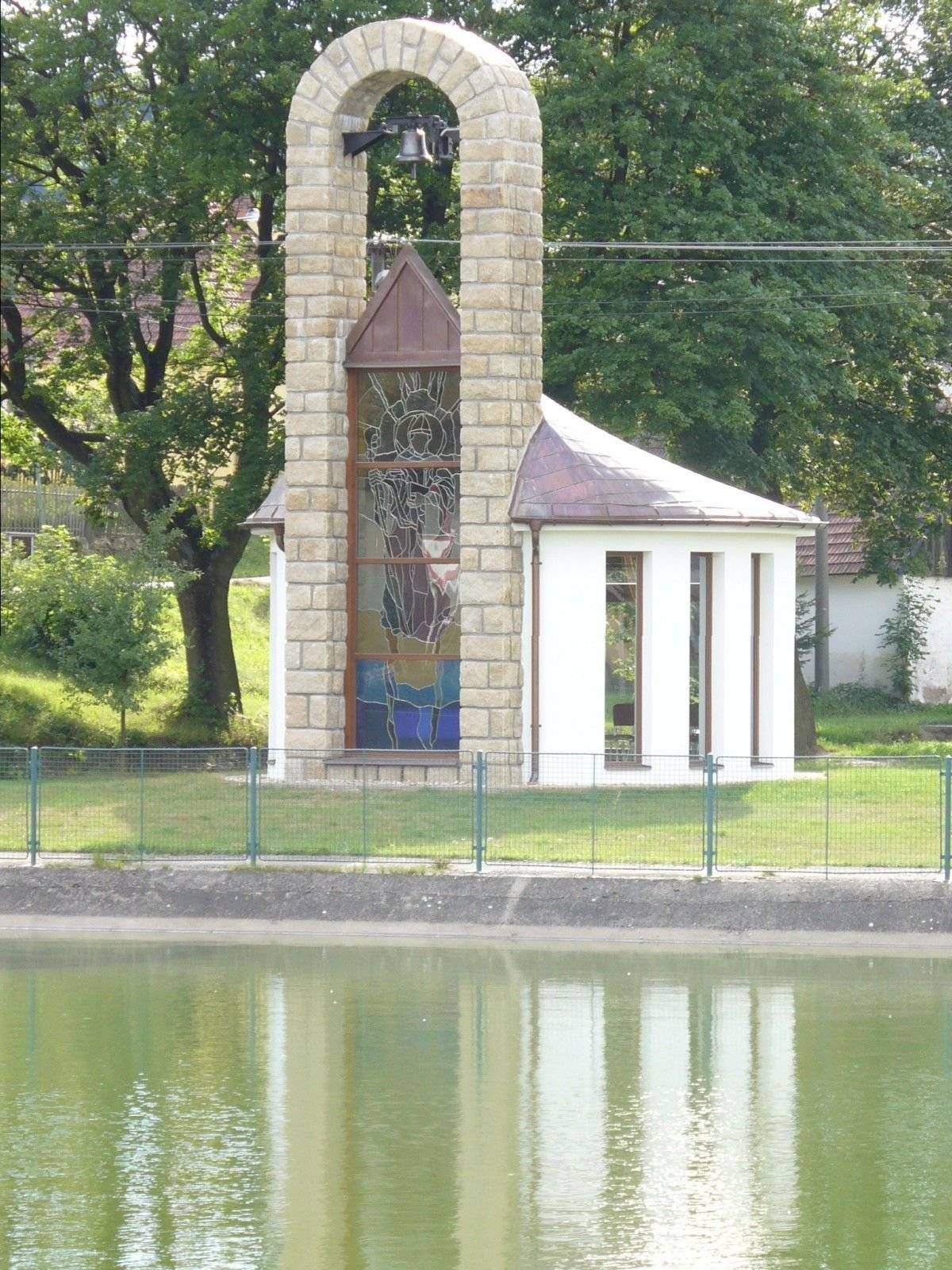 V sobotu 11.7.2026 se bude konat tradiční pouť u kaple Sv. Benedikta ve Svatoslavi. Začátek mše v 15:00 hodin. Po mši bude pro poutníky v místním pohostinství připraveno občerstvení. Kdo by měl zájem podílet se na přípravě občerstvení je vítán. Příspěvky na pohoštění se budou vybírat v místní hodpůdce od 13:00 hodin.  Srdečně zvou místní pořadatelky.