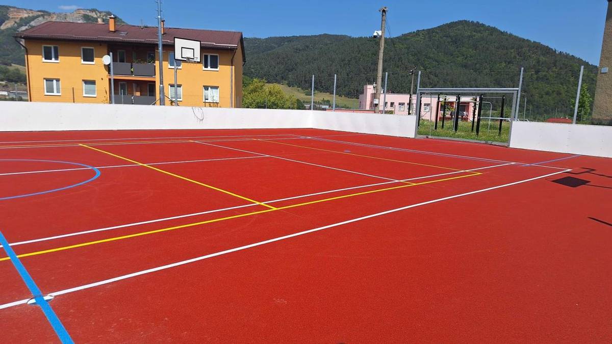 zlepšenie technickej úrovne a kvality existujúcej športovej infraštruktúry
