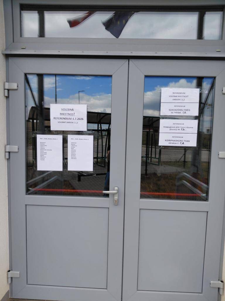 Vážení občania,  dovoľujeme si vás informovať, že miestnosť na hlasovanie v budove Základnej školy na Bronzovej ulici, je pripravená na konanie referenda, ktoré sa uskutoční v sobotu 4. júla 2026.