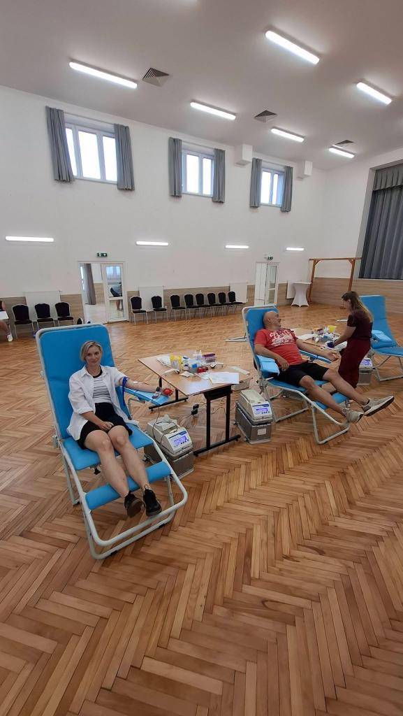 Dnes darovalo svoju krv 17 ľudí, za čo sme im nesmierne vďační. Každá kvapka krvi môže zachrániť život a vaše rozhodnutie pomôcť má obrovský význam.