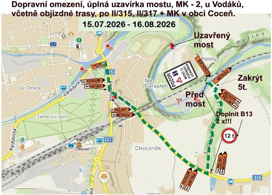 Ulice: Peliny, most MK2 „U Vodáků“ Termín: 15.07.2026 - 16.08.2026 Investor: Město Choceň, IČO 002 78 955 Zhotovitel: P S K , s.r.o. CHOCEŇ, IČO 632 20 369 Druh: úplná uzavírka provozu na místní komunikaci Odůvodnění: realizace stavby "oprava mostních závěrů na mostě MK-2 "U Vodáků" Úplná uzavírka se týká mostu MK-2 „U Vodáků“. Celková délka uzavírky je cca 45,0 metrů, a to z důvodu provádění stavebních prací - oprava mostních závěrů. Most bude uzavřen pro všechna vozidla včetně vozidel IZS. Most bude průchozí pouze pro chodce, po lávce pro pěší. V souvislosti s povolením úplné uzavírky a nařízením objížďky bude stanovena objízdná trasa po silnici č. II/315 (ul. Pernerova), po silnici č. II/317 (ul. Svatojiřská), po místní komunikaci (tzv. Loutovec) a přes most MK-1 „ul. Peliny, ke Korábce, nad jezem“.