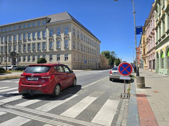 Řidiči projíždějící Přerovem musejí od 9. do 29. července počítat s úplnou uzavírkou části frekventované silnice v Komenského ulici. Omezení se bude týkat krajské silnice II/434 v úseku před křižovatkou s Havlíčkovou ulicí, kde budou probíhat stavební práce na rekonstrukci vodovodního řadu. Investorem akce jsou Vodovody a kanalizace Přerov.                               Číst dál...