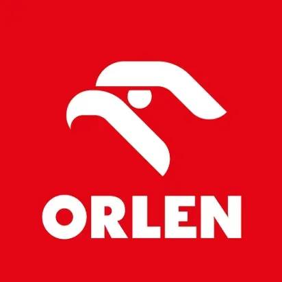 Dobrý den, zasíláme vyjádření Orlen Unipetrol k situaci posledních dnů (zdroj: Provoz kralupské rafinérie obnoven - Kralupy nad Vltavou, město a městský úřad - oficiální stránky )   5. 7. 2026 - vyjádření společnosti Orlen Unipetrol RPA: Bohužel stále přetrvávají technické problémy na jednotce výroby síry v kralupské rafinérii. Flérování bylo sníženo na minimum, nicméně je nutné pro bezpečné spalování škodlivých látek. Na odstranění příčiny problémů nepřetržitě pracují specialisté rafinérie ve spolupráci s dodavateli technologií. Tato situace nemá žádný vliv na zásobování trhu pohonnými hmotami. Omlouváme se za zvýšené světelné, hlukové či pachové projevy spojené s flérováním. ORLEN Unipetrol RPA s.r.o. ************************************************************************ 6. 7. 2026  - Provoz kralupské rafinérie byl obnoven.  Závadu, která vedla k dočasnému omezení výroby, se podařilo odstranit a rafinérie se postupně vrací do standardního provozního režimu. Děkujeme obyvatelům Kralup nad Vltavou a okolí za trpělivost a pochopení. Bezpečnost zaměstnanců, obyvatel okolních měst a obcí a provozu je naší prioritou.   ORLEN Unipetrol RPA s.r.o.