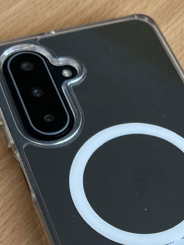 V pondělí 6. 7. byl směrem na Lidice nalezen mobilní telefon Samsung Galaxy A17. Majitel si jej může vyzvednout na OÚ Hřebeč.