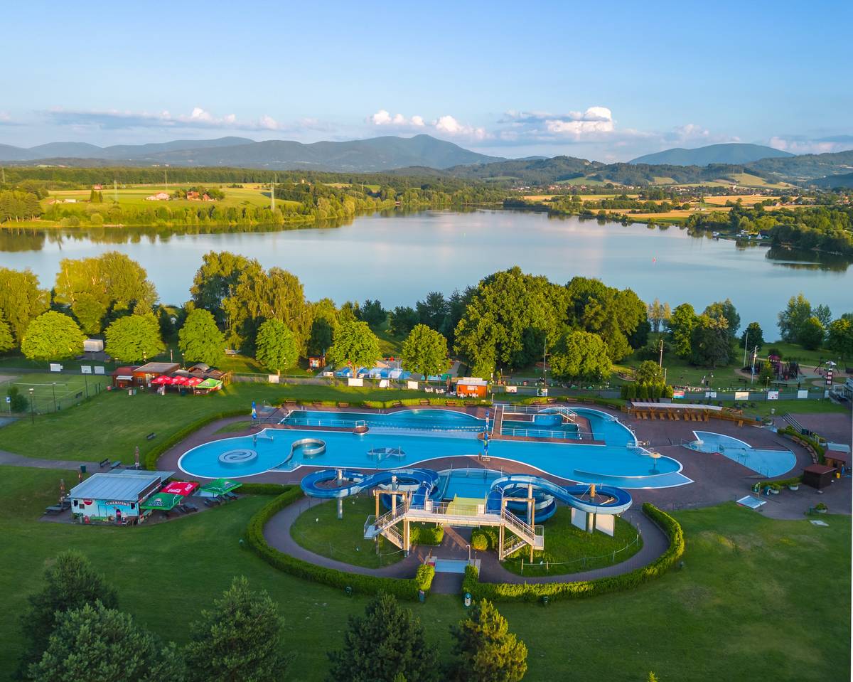 Léto na Olešné bude plné zábavy, vyberte si z nabídky     11/7 SUN & FUN • hudba, aquaaerobik • animační program     26/7 ZACHRAŇ SI SVÉ DÍTĚ • základy první pomoci s doprovodným programem     8/8 AQUAJUMP • vodní atrakce pro celou rodinu   Home - aquapark-olesna.cz
