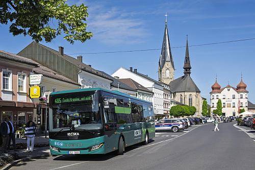 Až do 11. října můžete třikrát denně o víkendech a českých státních svátcích využít přeshraniční přímý spoj do rakouského regionu Mühlviertel. Linka 485 vás dopraví z Českého Krumlova, přes Frymburk, Lipno nad Vltavou, Vyšší Brod do rakouského Bad Leonfeldenu.