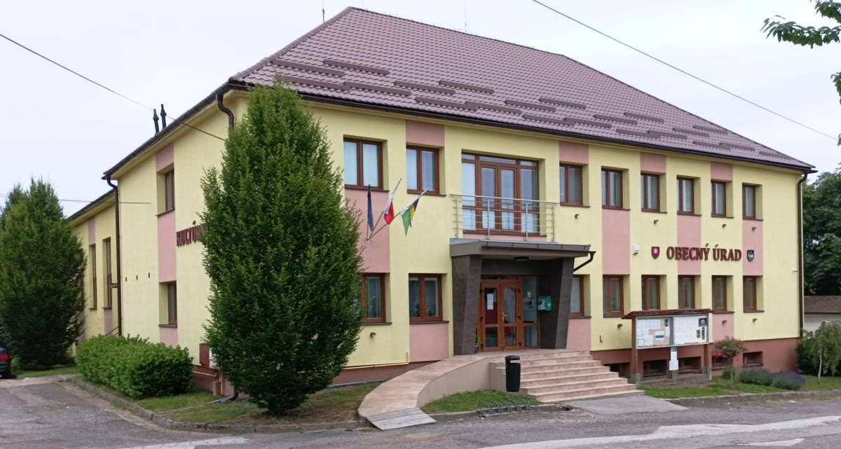 Z Fondu na podporu umenia sme získali dotáciu vo výške 30 000 €. Tieto financie sú určené na vypracovanie kompletnej PD pre projekt „Obnova kultúrneho domu“. Celá dokumentácia musí byť hotová do konca roka 2026. Tento krok nám v budúcnosti umožní uchádzať sa o financie na samotnú realizáciu opravy