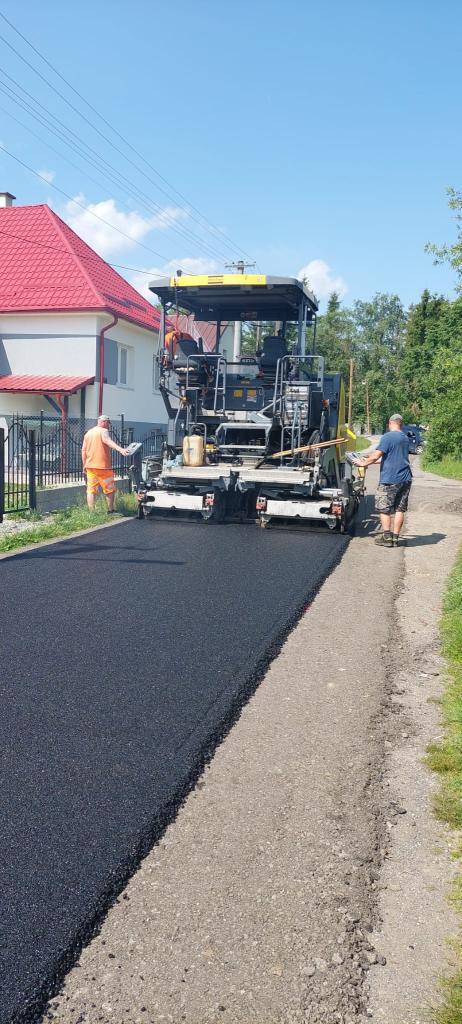 V roku 2025 sa vyasfaltovala dalšia cesta.