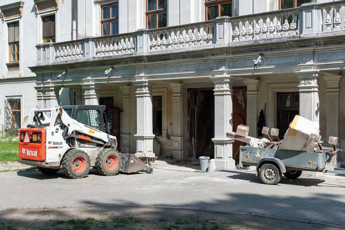 Obnova historické památky je výsledkem mnohaletého společného úsilí a odpovědných  rozhodnutí. Každá dokončená práce vytváří předpoklady pro práce následující a stává se součástí dlouhodobého příběhu, rozhodujícím o rozvoji a budoucnosti celé obce.