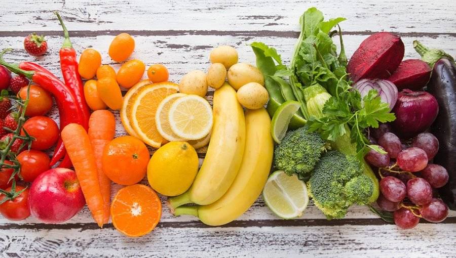 Súkromný podnikateľ predáva marhule v cene 2€ za 1kg, broskyne v cene 3€ za 1kg, jablká v cene 1€ za 1kg, čerešne v cene 5€ za 1kg, melóny v cene  2€ za 1 kg, uhorky nakladačky v cene 2,50€ za 1kg,  nové zemiaky v cene 6€ za 10kg, ariel gel a lenor aviváž  v cene 10€ za 5l . V obci sa zdrží do  9:00h.