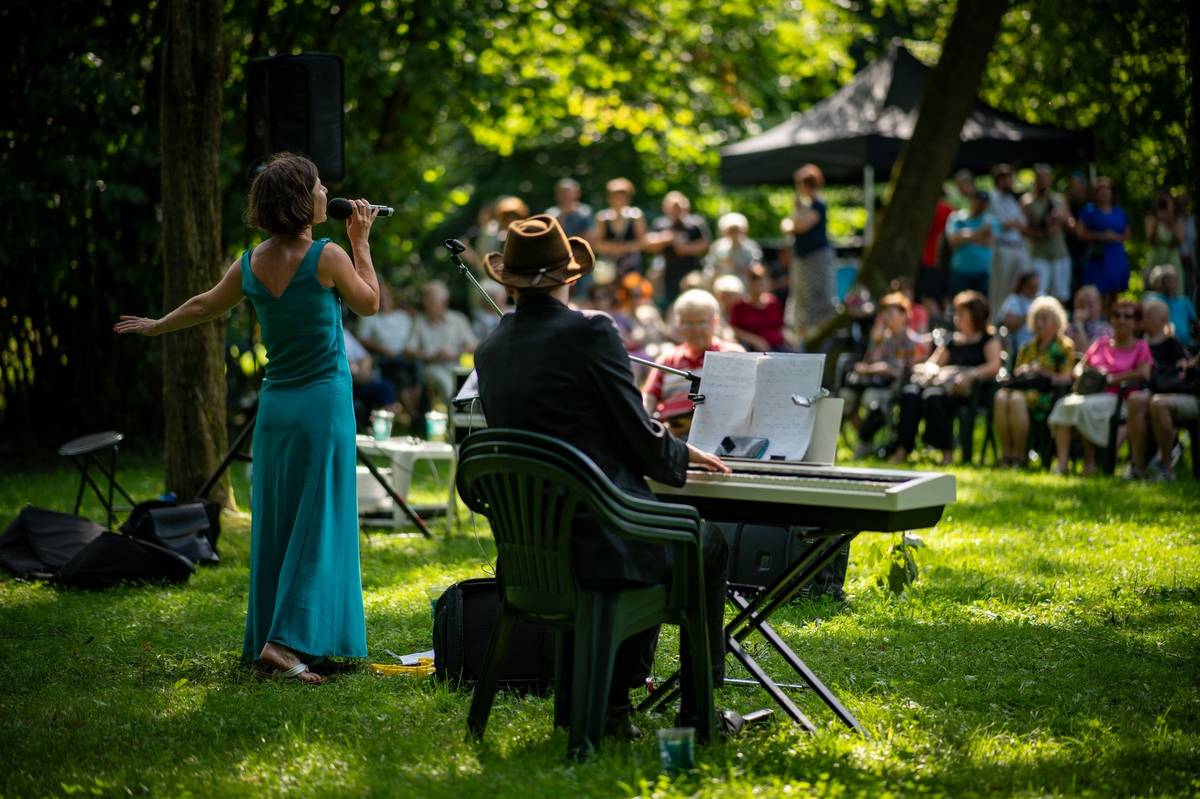 17. 7 LETNÍ KINO • Přání k narozeninám: Křtiny • Skalice • 21:00     18. 7 DARK SESSION • metalový festival • zahrada Národního domu • 16:00     19. 7 PROMENÁDNÍ KONCERT • Silesian Dixie Band • Sady B. Smetany • 16:00   KulturaFM - Program     17. 7 VÝTVARNÝ PLENÉR • příprava výzdoby na benefiční muzikál Hair • Faunapark • 16:00 - 21:00     19. 7 CHOV PAPOUŠKŮ • přednáška • Faunapark • 16:00   Faunapark Frýdek-Místek
