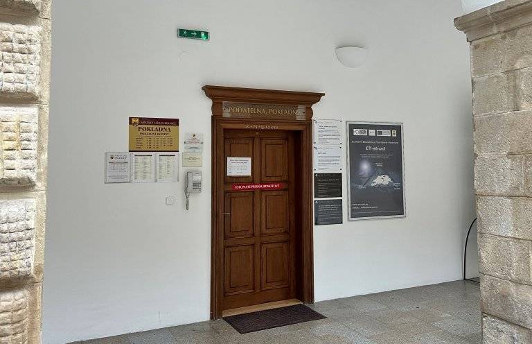 Upozorňujeme, že kvůli technickým problémům dnes zatím nelze přijímat platby na  pokladně MěÚ Hranice.  Omlouváme se za případné komplikace a děkujeme za pochopení.