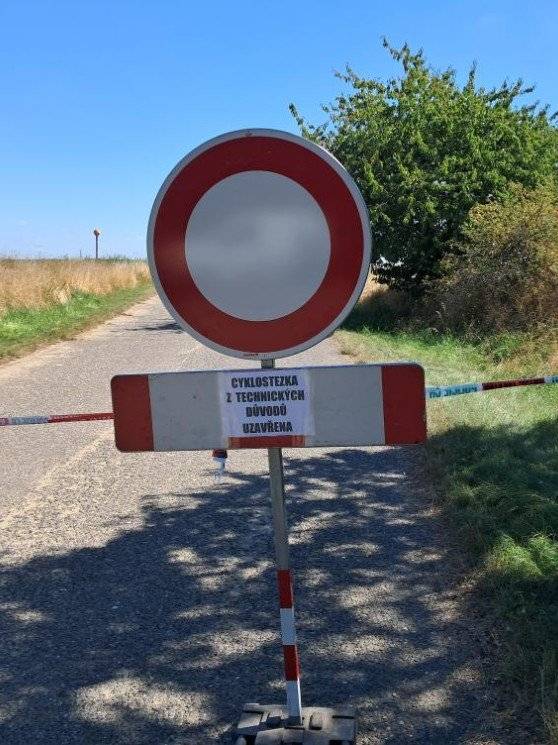 Vážení občané a návštěvníci, z důvodu konání Traktoriády Havlovice, která se uskuteční v sobotu 18. července 2026, bude pro cyklisty dočasně uzavřena cyklostezka v úseku od zahradnictví po sportovní areál. Prosíme všechny cyklisty, aby dbali pokynů pořadatelů a využili náhradní trasu. Děkujeme za pochopení a přejeme všem příjemný zážitek z této tradiční akce.
