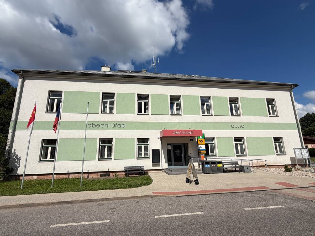 Vážení občané, z důvodu čerpání řádné dovolené budou v následujících termínech uzavřena tato pracoviště: 🪪 Oddělení matriky a evidence obyvatel  📅 13. 7. – 24. 7. 2026 🏗️ Stavební úřad Rudník  📅 20. 7. – 24. 7. 2026  Prosíme, pokud potřebujete vyřídit záležitosti spadající do působnosti těchto pracovišť, naplánujte si svou návštěvu mimo uvedené termíny.  Děkujeme za pochopení.  Obec Rudník