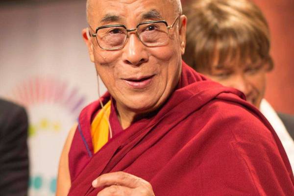 12.07.26 20.00  Slovo dalajlama znamená oceán moudrosti. 14. dalajlama Tändzin Gjamccho je nejen nejvýznamnějším duchovním představitelem Tibetu, ale patří i k nejvýznamnějším osobnostem současného světa. Dokumentární film Oceán moudrosti shrnuje natáčení s dalajlamou od roku 1991 do roku 2022 a předává jeho důležité inspirující poselství v oblasti sekulární etiky, nenáboženské spirituality, rozvoje...