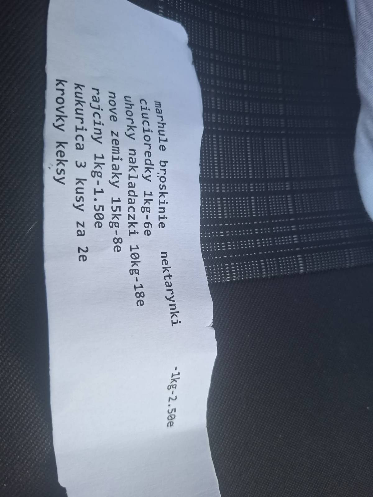oznamuje svojim zakaznikom, ze zajtra 14. jula pride predavat na trhove miesto ovocie a zeleninu, v case od 7.00h do 8.30h.