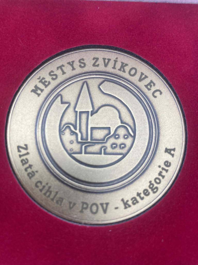 V neděli 12. července proběhlo slavnostní vyhodnocení soutěže Vesnice roku 2026. Zlatou stuhu vyhrály Všeruby.   Městys Zvíkovec získal Zlatou cihlu  a šek v hodnotě 40000,-  Děkujeme.