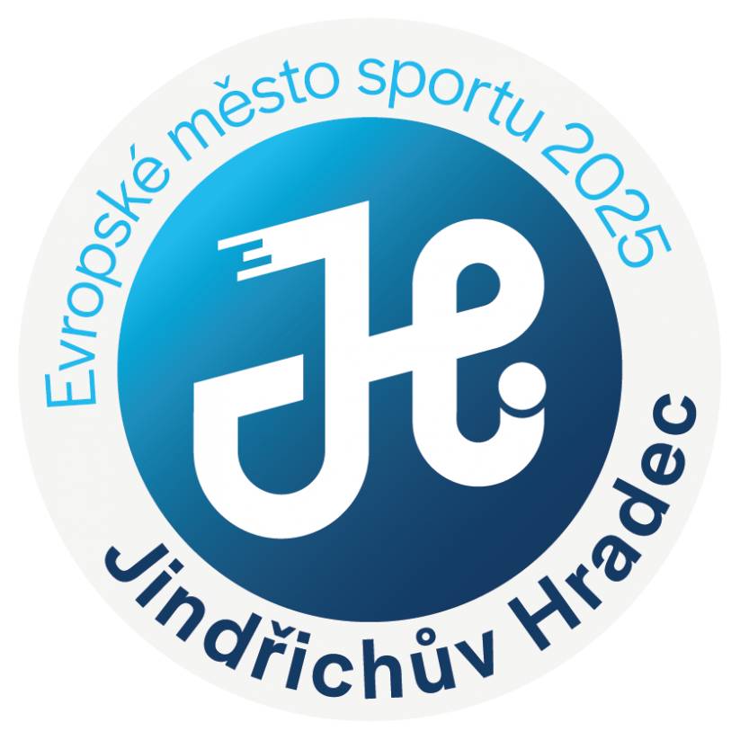 Město Jindřichův Hradec, které je pro rok 2025 oceněno titulem  Evropské  město sportu, dalo příležitost místním sportovním klubům představit se  široké veřejnosti. Ve spolupráci s odborem školství, mládeže a tělovýchovy a produkčním týmem Media Crew  vznikla série 17 videí, která nahlíží do zákulisí jednotlivých klubů a  přibližuje jejich činnost, atmosféru i možnosti zapojení. Podívejte se,  jak to v jindřichohradeckých klubech chodí, co všechno nabízejí a čím  mohou oslovit nové členy či fanoušky.