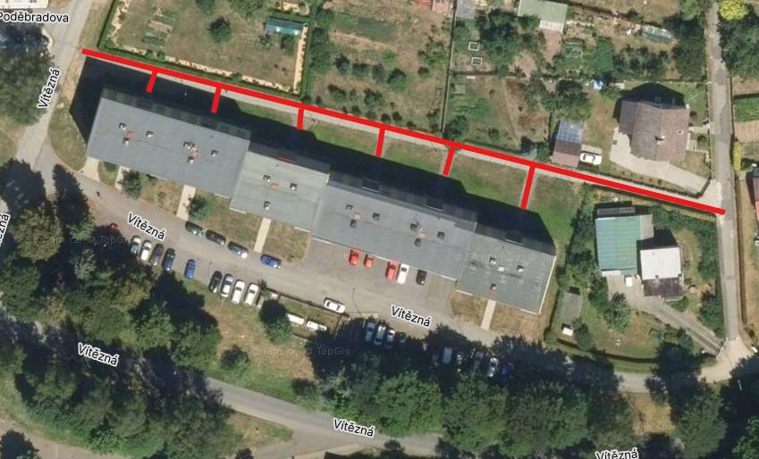 Vážení občané, od 15. 7. 2026 do 15. 9. 2026 budou v ulici Vítězná probíhat stavební práce spojené s opravou chodníku. Z tohoto důvodu bude po uvedenou dobu omezen provoz na chodníku a pohyb chodců bude místy ztížen. Prosíme všechny občany o zvýšenou opatrnost při průchodu staveništěm, respektování dočasného dopravního značení a pokynů pracovníků stavby. Děkujeme za pochopení a trpělivost během realizace prací.