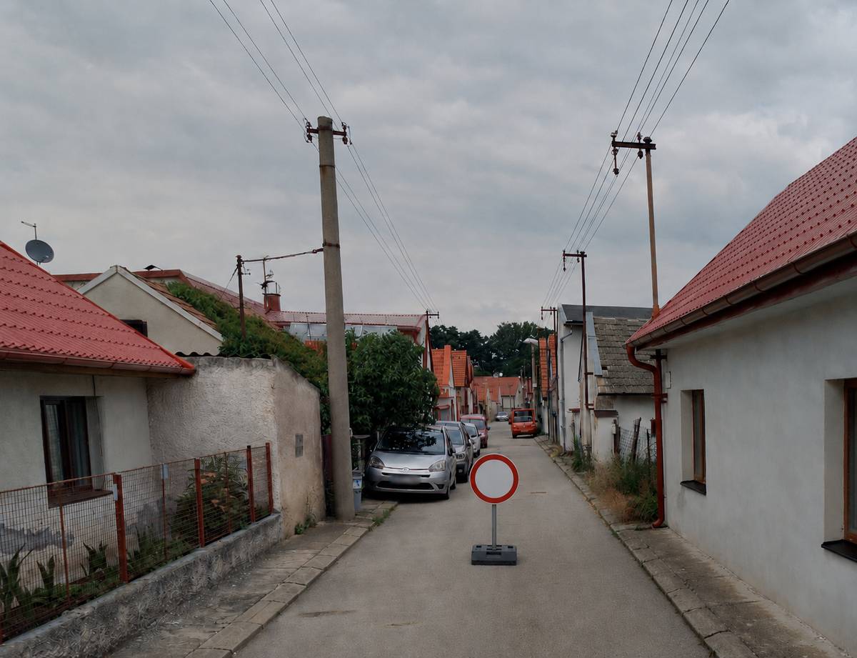 Ve středu 15. 7. bude od 12:00 do 16:00 omezen půjezd ulicí Čelakovvksého na úrovní č. p. 145 z důvodu stavebních prací. Děkujeme za pochopení.