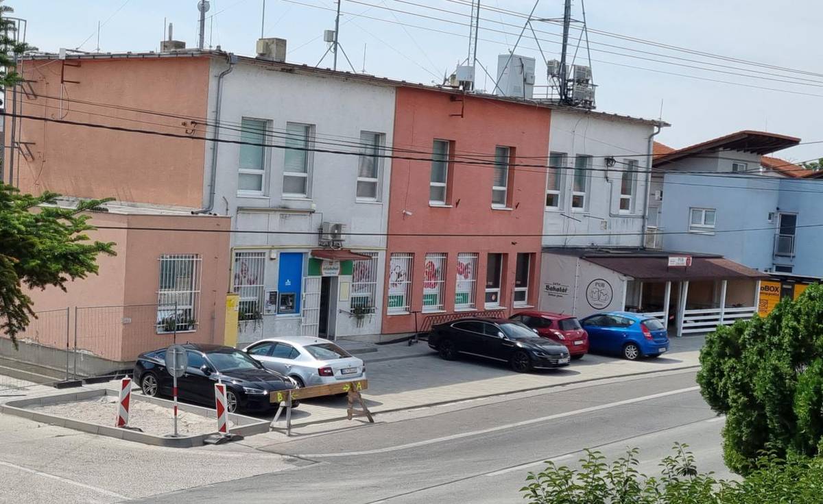 z dôvodu asfaltovania bude dňa 15.07.2026 od 7:00hod. zákaz parkovať pred Kultúrnym domom.