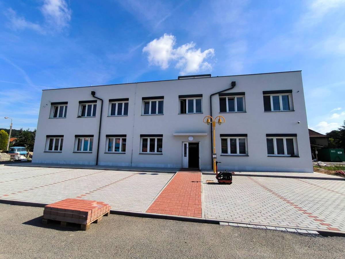 Informujeme občany, že stavební agenda Ing. J.Zedníková je přestěhována z obecního úřadu na detašované pracoviště   Zagarolská 316.