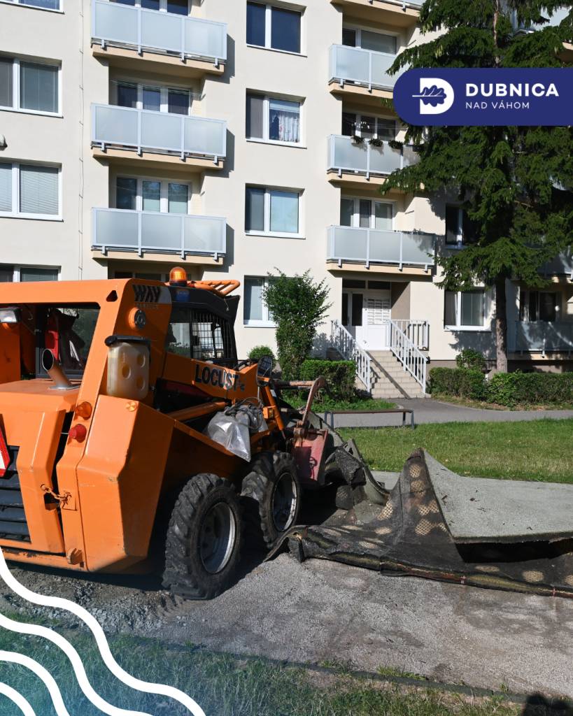 Bezpečnosť detí je pre nás prioritou. Z tohto dôvodu sme pristúpili k revitalizácii detského ihriska pri obchodnom dome ABC, kde sa vplyvom dlhodobého používania výrazne opotrebovali viaceré herné prvky.