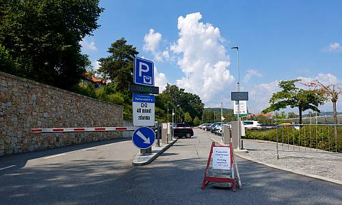Ve dnech 17.–19. července 2026 bude z provozních důvodů uzavřeno parkoviště P5 – Autobusové nádraží.
