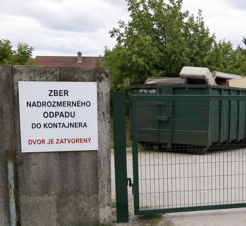 Oznamujeme vám, že v dňoch 16.7.2026 (štvrtok), 18.7.2026 (sobota) a 21.7.2026 (utorok) bude dvor s kontajnerom zatvorený.