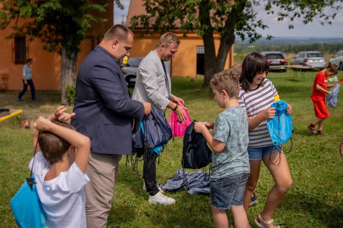 Město Frýdek-Místek finančně podpořilo letní pobytový tábor Slezské diakonie, který Slezská diakonie organizuje již sedmým rokem, i letos nabídl dětem bohatý prázdninový program, včetně aktivit zaměřených na sebepoznání, sebevyjádření a rozvoj vztahů. DĚTSKÝ TÁBOR VE VYŠNÍCH LHOTÁCH SE USKUTEČNIL S PODPOROU MĚSTA | Frýdek-Místek