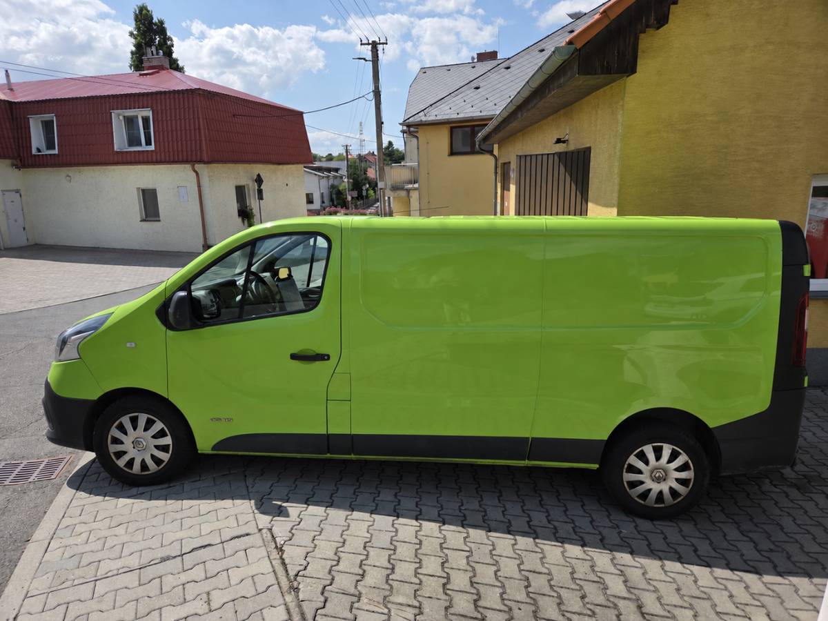 Obec Chlebičov prodává užitkové vozidlo RENAULT TRAFIC.