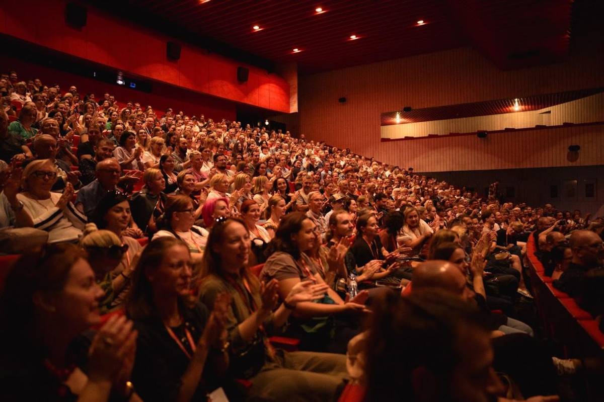 Už o necelé dva mesiace sa Piešťany opäť premenia na centrum filmového diania. Na 21. ročníku Medzinárodného filmového festivalu Cinematik čaká návštevníkov skoro stovka filmov, množstvo horúcich noviniek, slovenských premiér aj exkluzívnych festivalových predpremiér.