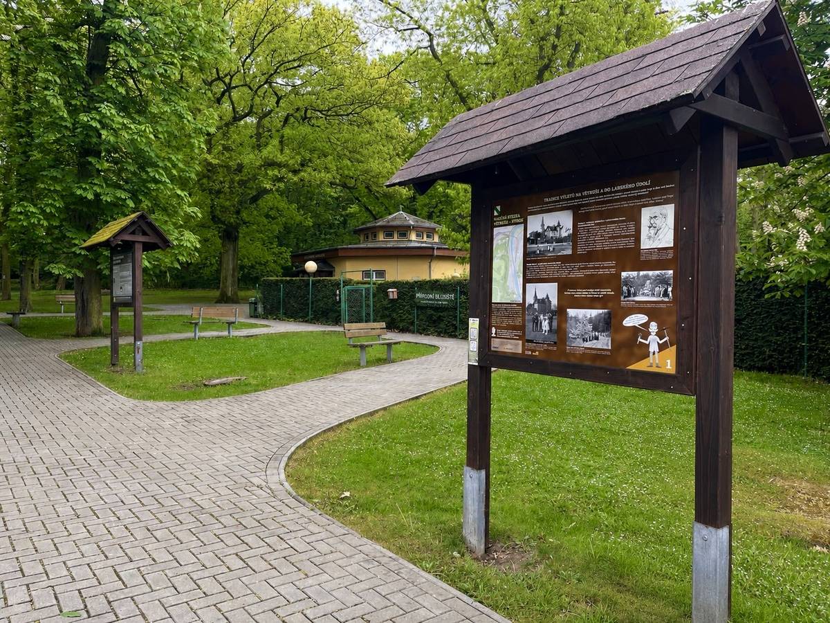Nejlepší průvodce? Příroda sama. Vydejte se po naučných stezkách v Ústí nad Labem a okolí, které Vás provedou krásnou přírodou, zavedou na vyhlídky, odhalí zajímavosti z historie i geologie a ukážou město z úplně jiné perspektivy. Naučnými stezkami Vás provede informační leták.  Kterou naučnou stezku máte nejraději? Nebo se teprve chystáte některou objevit?