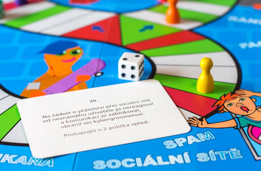 Letní prázdniny, které jsou v plném proudu, pro děti znamenají volný prostor k různým aktivitám. Nejedná se pouze o čas strávený u táborového ohně, ale může být využíván i ve virtuálním světě.
