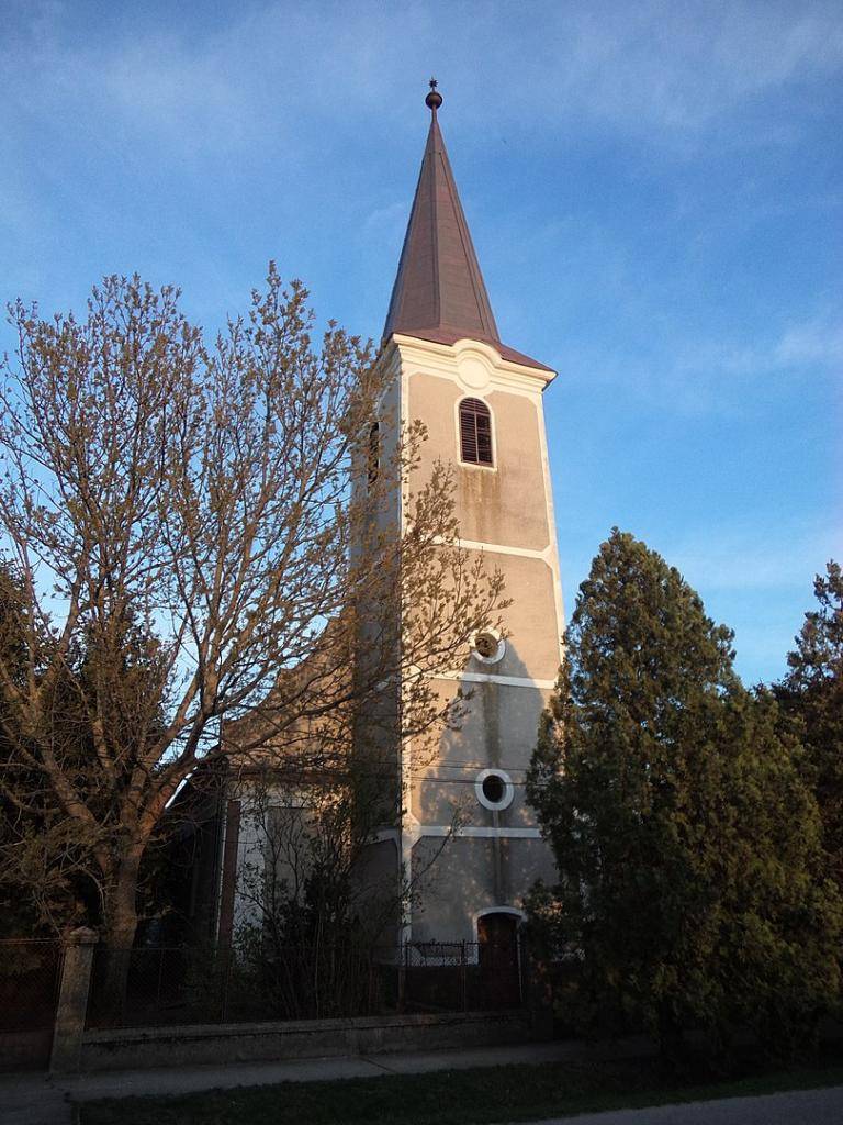 Reformovaná kresťanská cirkev vo Vydranoch informuje obyvateľov, že náš cirkevný zbor organizuje maďarský biblický letný tábor pre deti.  Termín: august 3-5 (pondelok- streda)