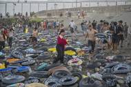 Tisíce Maročanů pronikly do španělského města Ceuta