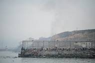 Tisíce Maročanů pronikly do španělského města Ceuta
