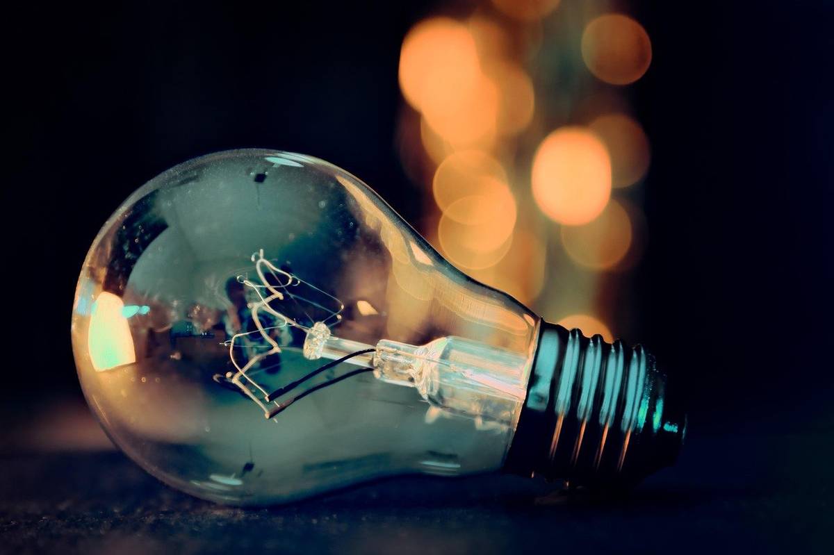 Dle informace od distributora el. energie dne 21. 8. 2026 od 7:30 do 16:30 hod dojde v části obce k odstávce elektřiny. Plánovaná odstávka zahrnuje tyto lokality: 5. května: č. o. 9, 12, 15, 17; č. p. 157, 205, 208, 276, 279, 301, 482, 616, 623, 624 Hlavní: č. o. 19, 21, 26, 28, 30, 32, 32a, 36, 38, 40, 42, 44; č. p. 210, 270, 271, 343, 357, 358, 373, 390, 621 Na Výsluní: č. p. 364, 560, 593  Slunečná: č. p. 622 kat. území Měšice u Prahy (kód 693448): parcelní č. 205/22, 205/42, 205/131, 205/485, 205/489, 205/490