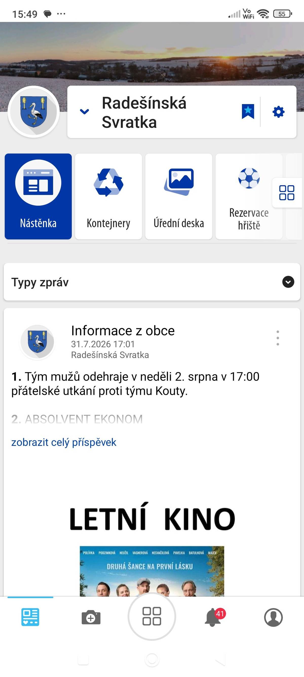 1. Rezervaci hřiště lze provést také přímo v aplikaci Munipolis – stačí otevřít dlaždici podle přiloženého obrázku. Pokud aplikaci dosud nevyužíváte, můžete si ji zdarma stáhnout v Google Play nebo App Store. Registrace: https://radesinskasvratka.munipolis.cz/registrace 2. Sloupky a sítě jsou nově umístněny pod sedákem nové lavičky.