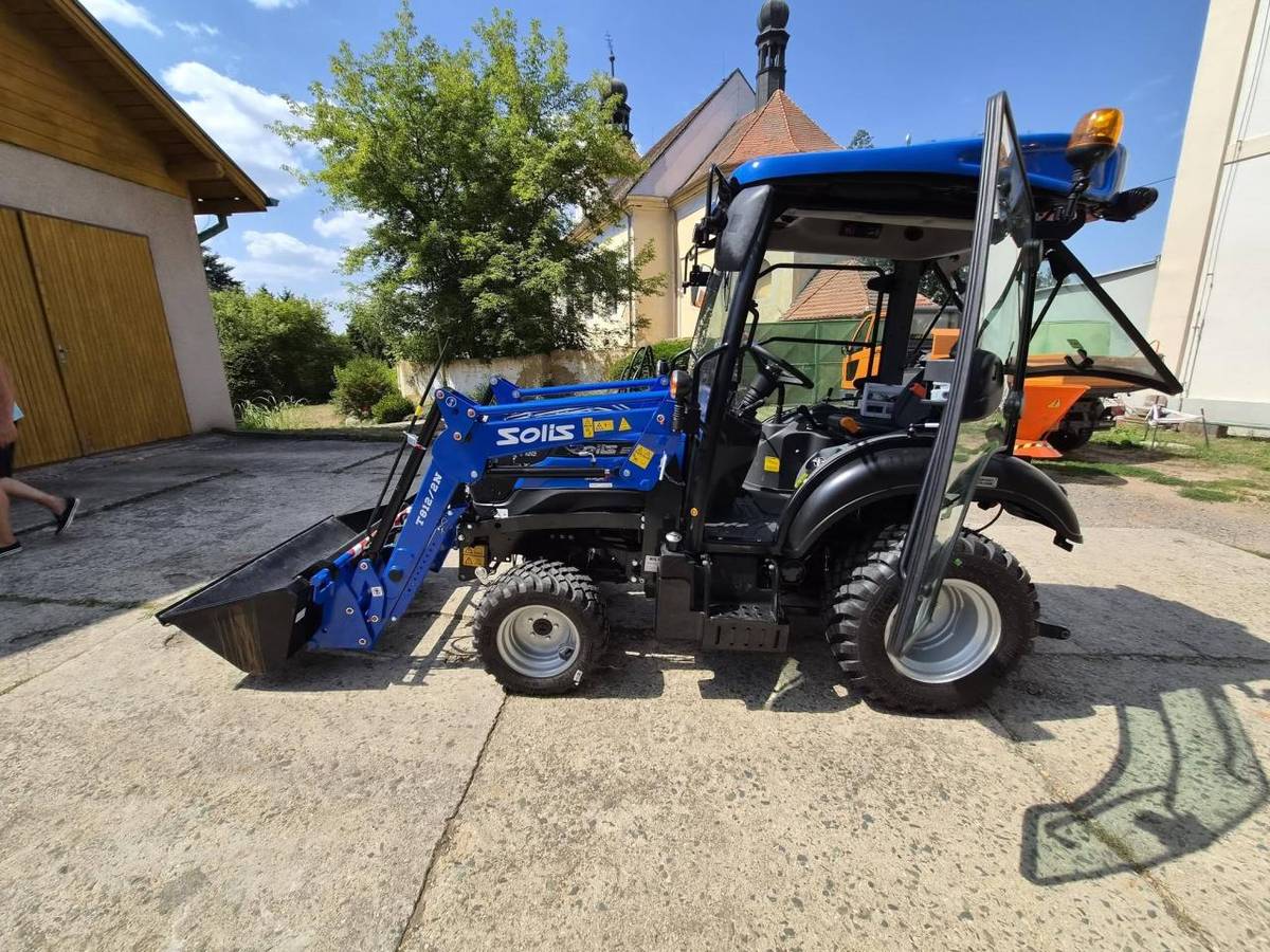 Obec Lišany oznamuje, že pořídila  nový komunální traktor Solis s bohatým příslušenstvím, který bude sloužit k údržbě chodníků, veřejných prostranství, zeleně i při zimní údržbě. Projekt byl spolufinancován Evropskou unií v rámci Strategického plánu Společné zemědělské politiky - rozvoje venkova