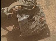 Poškození kol roveru Curiosity