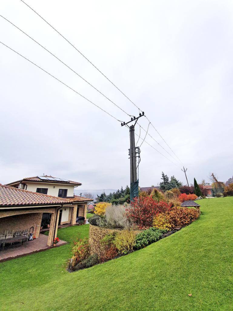 Západoslovenská distribučná, a.s., oznamuje, že z dôvodov plánovaných prác na zariadeniach distribučnej sústavy alebo v ich ochrannom pásme bude 20.08.2026 realizované prerušenie distribúcie elektriny.
