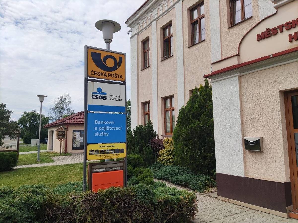 V úterý 11. srpna 2026 bude pošta z provozních důvodů otevřena pouze v době 9.00–12.00 hodin. Odpolední provoz bude v tento den zrušen.