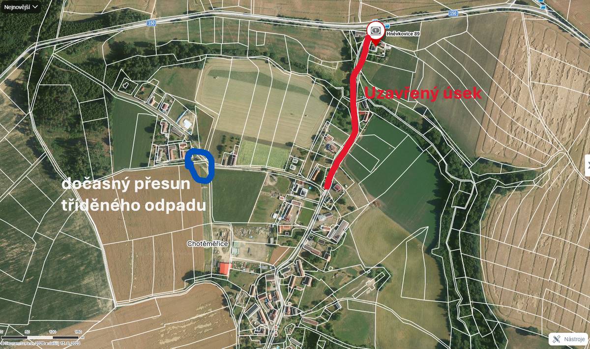 Z DŮVODU PŘEKOPU KOMUNIKACE BUDE OD 12.8.2026 DO ODVOLÁNÍ ZCELA UZAVŘEN ÚSEK KOMUNIKACE V CHOTĚMĚŘICÍCH OD „ZRCADLA“ K Č.P. 89.  (VOZIDLA JE NUTNÉ PŘEPARKOVAT NA MÍSTA NEDOTČENÁ UZAVÍRKOU).   POPELNICE SE SMĚSNÝM ODPADEM OD JEDNOTLIVÝCH OBJEKTŮ V TOMTO ÚSEKU JE NUTNÉ PŘEMÍSTIT K „ZRCADLU“, ABY MOHL BÝT ZAJIŠTĚN ODVOZ ODPADU VE STŘEDU 12.8.2026!!!!   PO DOBU VÝSTAVBY VODOVODU BUDOU KONTEJNERY NA TŘÍDĚNÝ ODPAD PŘEMÍSTĚNY NA TROJÚHELNÍK „NA PASÁRNÁCH“.