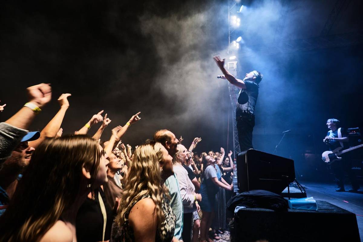 Rocková hudba, skvělá festivalová atmosféra, pestrá nabídka piv a festivalových specialit – takový byl letošní 16. ročník Hanáckého Woodstocku a Bystřického pivního salonu 1. srpna 2026. Připomeňte si jeho neopakovatelnou atmosféru.