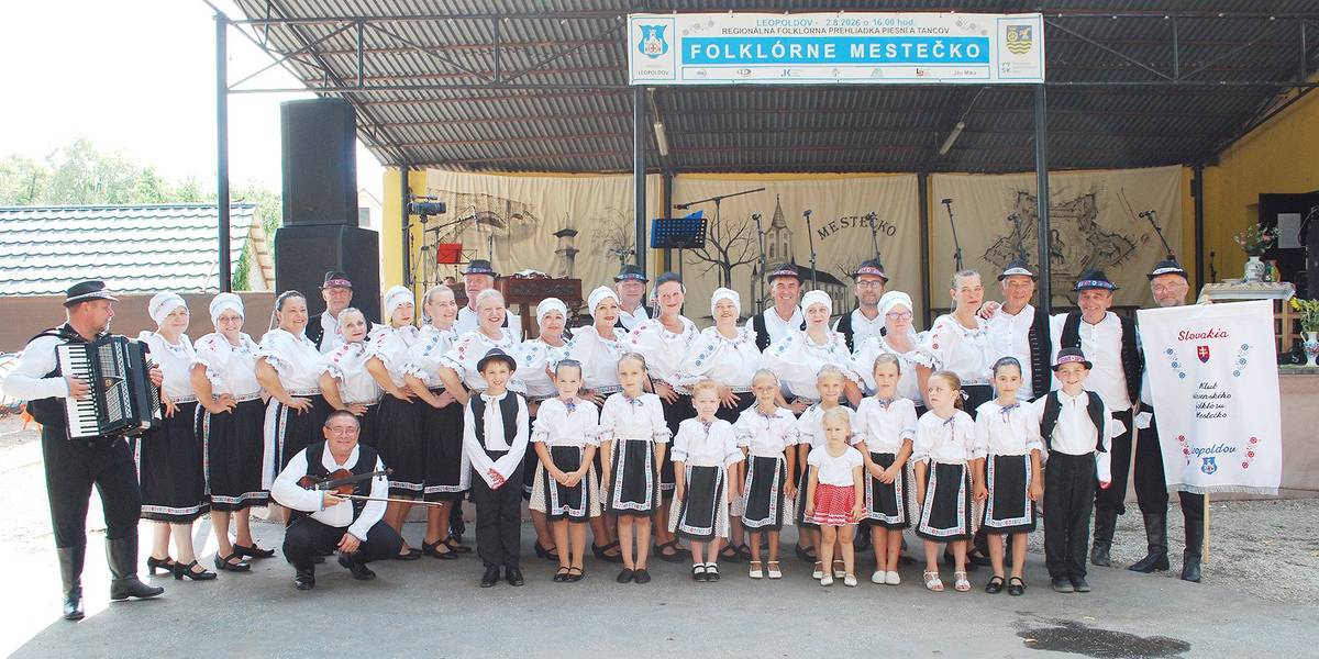 Ďakujeme všetkým účinkujúcim za krásne vystúpenia. Takto zhodnotila podujatie členka KSF Mestečko Elena Slamková:  Gala program V tom Mestečku veselo sme venovali otvoreniu nového Kultúrneho centra Osveta v Leopoldove. Pásma, s ktorými sme sa predstavili boli obnovenou premiérou programu, ktorý pri tejto príležitosti vznikol.  Spolková záhrada sa preniesla do čias, keď bolo v Mestečku naozaj veselo. Svojimi vystúpeniami nás potešili Hlohovskí fujaristi, Dychová hudba Rovina z Veľkých Kostolian, Folklórna spevácka skupina Povoja z Piešťan, Hudobná skupina Mestečanka, Rudolf Holienčin so svojou heligónkou, Janko Oláh spolu so zoskupením zo Súkromného konzervatória Dezidera Kardoša Topoľčany a samozrejme my - Klub slovenského folklóru Mestečko.  Na úvod sme spolu s Malými Mestečkármi uviedli pásmo V tom Mestečku veselo, v ktorom zaznela aj milá spomienka na bývalé leopoldovské kino.  Naše druhé pásmo Cigánski kováči nás previedlo cestou od clivých tónov Cigánskeho plaču až po temperamentný cigánsky tanec. Ďakujeme všetkým účinkujúcim za obohatenie tohto folklórneho popoludnie svojimi vystúpeniami – za ich spev, tanec, hudbu a predovšetkým za lásku k slovenskému folklóru. Veľké poďakovanie patrí aj všetkým, ktorí sa podieľali na príprave a realizácii programu.  Program pripravil a zrežíroval vedúci Klubu slovenského folklóru Mestečko Milan Klačko.