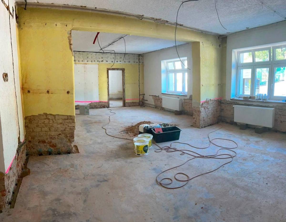 V přízemí budovy obecního úřadu vzniká nová čítárna, která nabídne příjemné zázemí pro čtení, vzdělávání, tvoření i setkávání. Nový prostor bude ve velké míře sloužit především dětem.